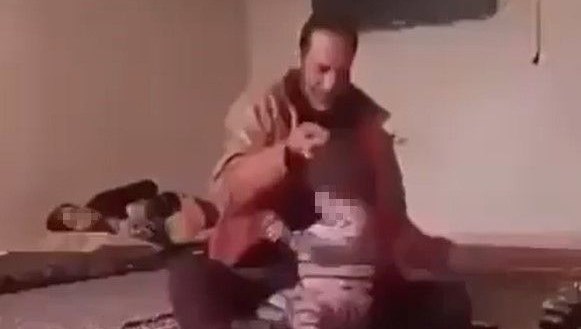 Çocuğunu öldüresiye döven babadan “şaka” savunması Çocuğunu öldüresiye döven babadan “şaka” savunması