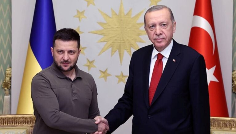 Cumhurbaşkanı Erdoğan, Zelenski ile görüştü: Liderler düzeyinde görüşme olmalı Cumhurbaşkanı Erdoğan, Zelenski ile görüştü: Liderler düzeyinde görüşme olmalı