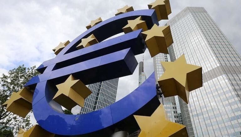 Euro Bölgesi’nde yataya yakın büyüme Euro Bölgesi’nde yataya yakın büyüme