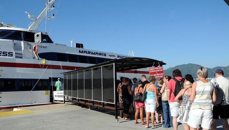 Kapıda vize ücreti 85 euro oldu Kapıda vize ücreti 85 euro oldu