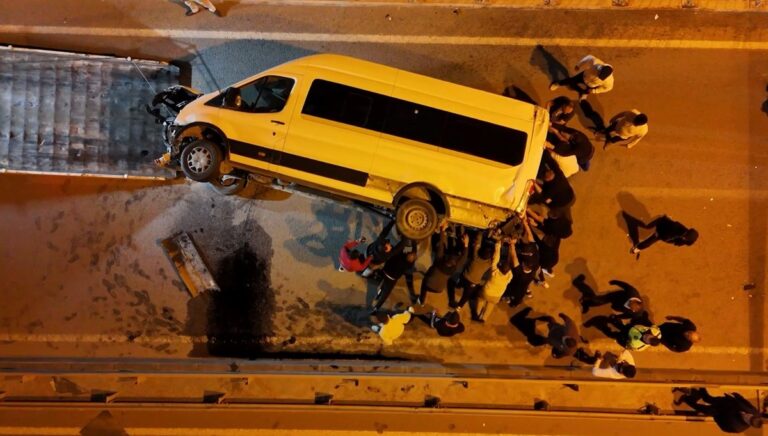 Kırıkkale’de filmleri aratmayan kaçış: Patronunu gasp etti, araçları parçaladı! Kırıkkale’de filmleri aratmayan kaçış: Patronunu gasp etti, araçları parçaladı!