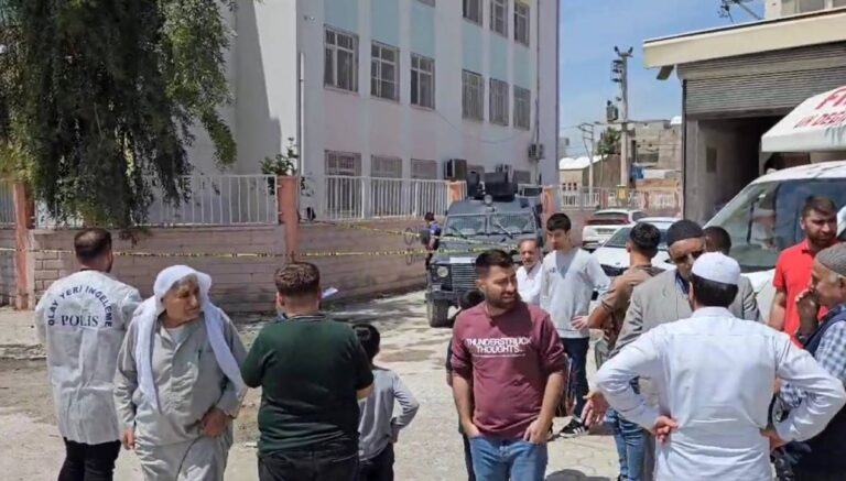 Öğretmeni öldüren şüpheli tutuklandı Öğretmeni öldüren şüpheli tutuklandı