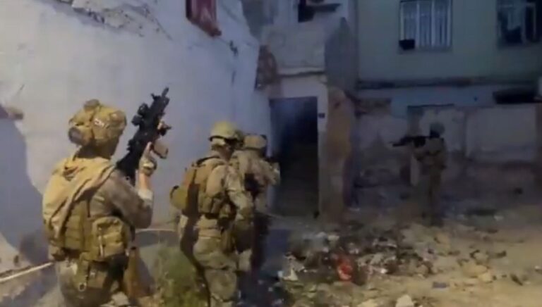 75 ilde uyuştucu operasyonu: 2 bin 311 şüpheli yakalandı 75 ilde uyuştucu operasyonu: 2 bin 311 şüpheli yakalandı