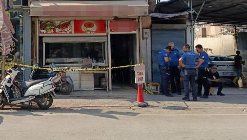 Adana’da evlat vahşeti: Annesini kebapçıda bıçaklayarak öldürdü Adana’da evlat vahşeti: Annesini kebapçıda bıçaklayarak öldürdü
