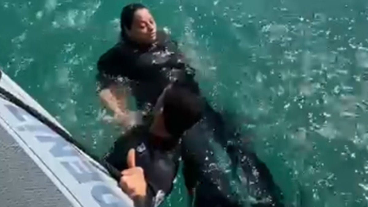 Adana’da hareketli dakikalar: Baraj gölünü izlerken suya düştü Adana’da hareketli dakikalar: Baraj gölünü izlerken suya düştü