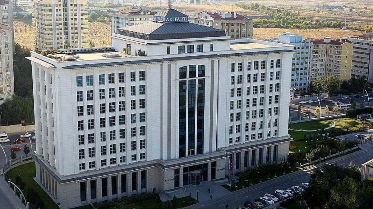 AKP’deki ‘Ekrem İmamoğlu’ tartışması dinmiyor! AKP’deki ‘Ekrem İmamoğlu’ tartışması dinmiyor!
