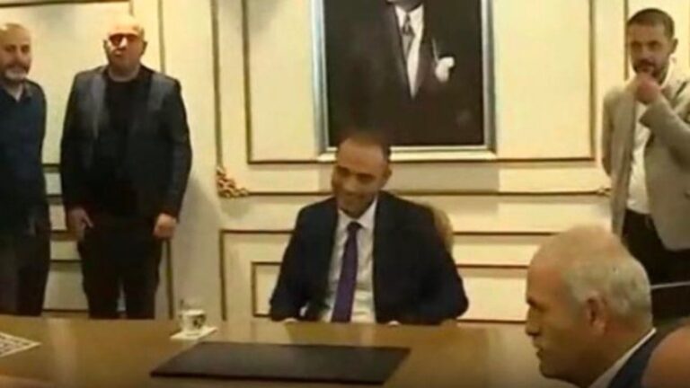 AKP’li Eray Karadeniz’le ilgili çarpıcı İSPARK gerçeği: Bakın neden işten atılmış AKP’li Eray Karadeniz’le ilgili çarpıcı İSPARK gerçeği: Bakın neden işten atılmış