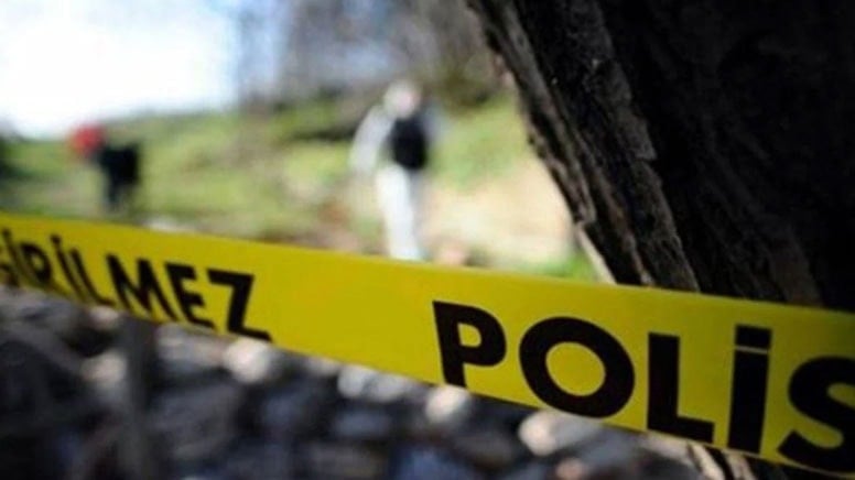Akrabaların bıçaklı kavgasında 1 kişi öldü, 1 kişi yaralandı Akrabaların bıçaklı kavgasında 1 kişi öldü, 1 kişi yaralandı