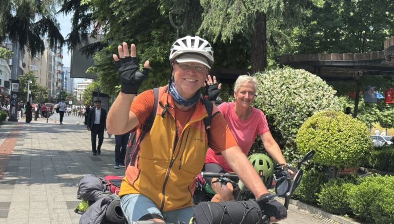 Alman çift 1 aydır bisikletle Türkiye’yi geziyor: 1400 kilometreyi geride bıraktılar Alman çift 1 aydır bisikletle Türkiye’yi geziyor: 1400 kilometreyi geride bıraktılar