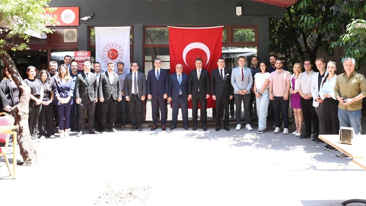 Ankara Cumhuriyet Başsavcısı Karaköse, adliye muhabirleriyle bayramlaştı Ankara Cumhuriyet Başsavcısı Karaköse, adliye muhabirleriyle bayramlaştı