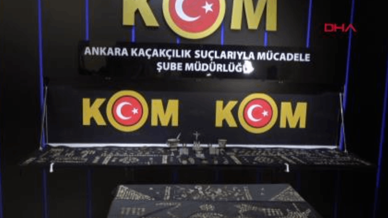 Ankara’da 1624 sikke ve 126 tarihi obje yakalandı Ankara’da 1624 sikke ve 126 tarihi obje yakalandı