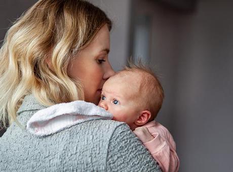 Anne aşı olursa, bebek de korunuyor! Yenidoğanlarda hayati risk oluşturabiliyor Anne aşı olursa, bebek de korunuyor! Yenidoğanlarda hayati risk oluşturabiliyor
