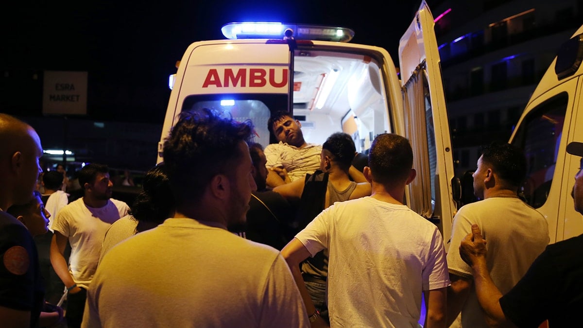 Antalya’da yangın: Otel boşaltıldı Antalya’da yangın: Otel boşaltıldı