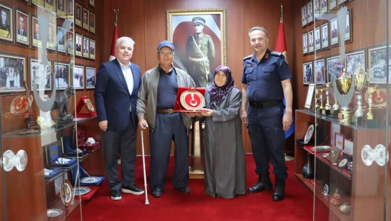 Arazilerini jandarmaya bağışladılar Arazilerini jandarmaya bağışladılar