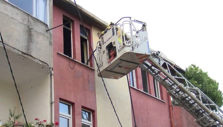 Avcılar’da bir dairede patlama Avcılar’da bir dairede patlama