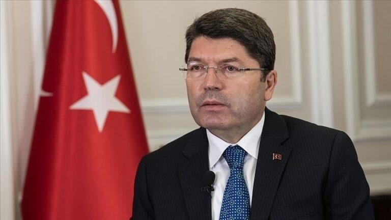 Bakan Tunç: ‘İsrail-İran’ saldırılarıyla ilgili provokatif paylaşımlara soruşturma başlatıldı Bakan Tunç: ‘İsrail-İran’ saldırılarıyla ilgili provokatif paylaşımlara soruşturma başlatıldı