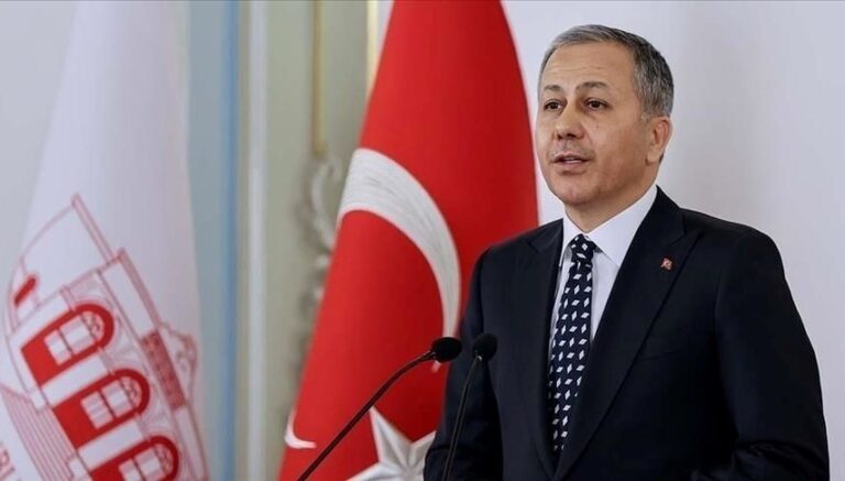 Bakan Yerlikaya’dan Marmaris’teki görüntülere ilişkin açıklama Bakan Yerlikaya’dan Marmaris’teki görüntülere ilişkin açıklama