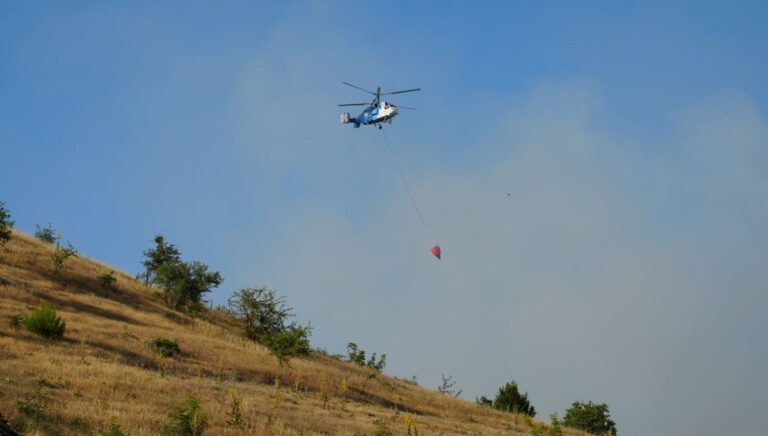 Balıkesir’de iki noktada orman yangını: Havadan ve karadan müdahale ediliyor Balıkesir’de iki noktada orman yangını: Havadan ve karadan müdahale ediliyor