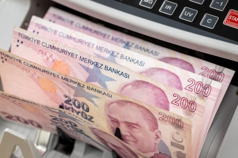 Bankada parası olanlar dikkat! Mevduat faizlerinde dengeler değişti Bankada parası olanlar dikkat! Mevduat faizlerinde dengeler değişti