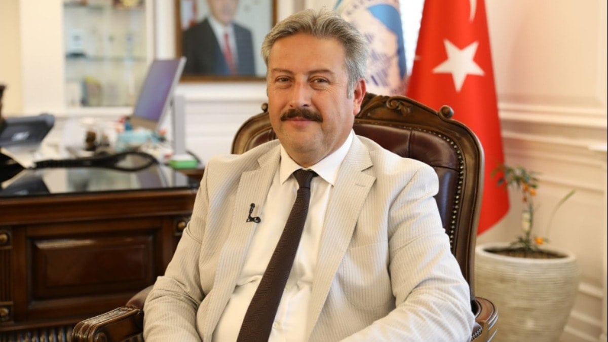 Başkan beyden kol saatine tatlıya, sucuğa milyon Başkan beyden kol saatine tatlıya, sucuğa milyon