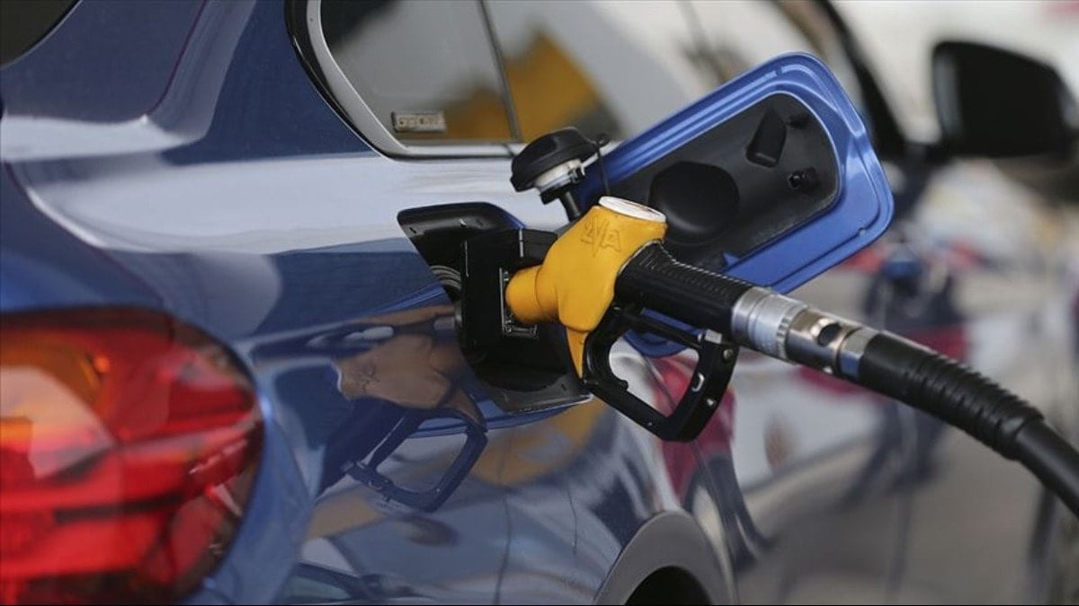 Bayram sonrası benzine 1 TL zam yolda Bayram sonrası benzine 1 TL zam yolda