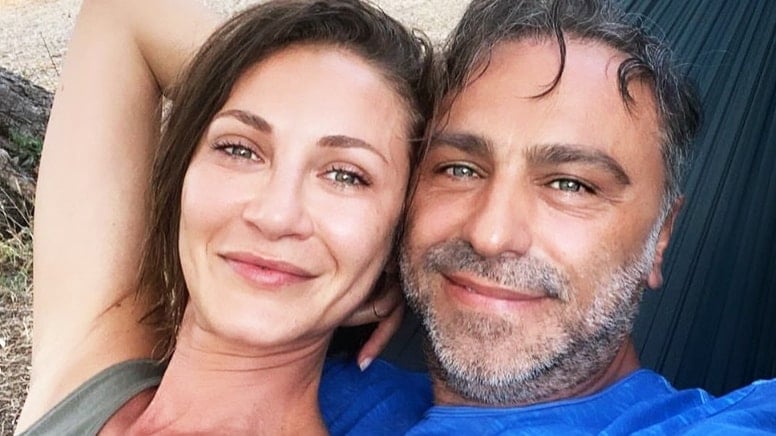 Beş yıldır aşk yaşayan ünlü çift evleniyor Beş yıldır aşk yaşayan ünlü çift evleniyor