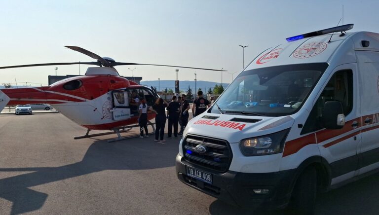Bingöl’de yolcu otobüsü devrildi: 3 ağır yaralı Bingöl’de yolcu otobüsü devrildi: 3 ağır yaralı