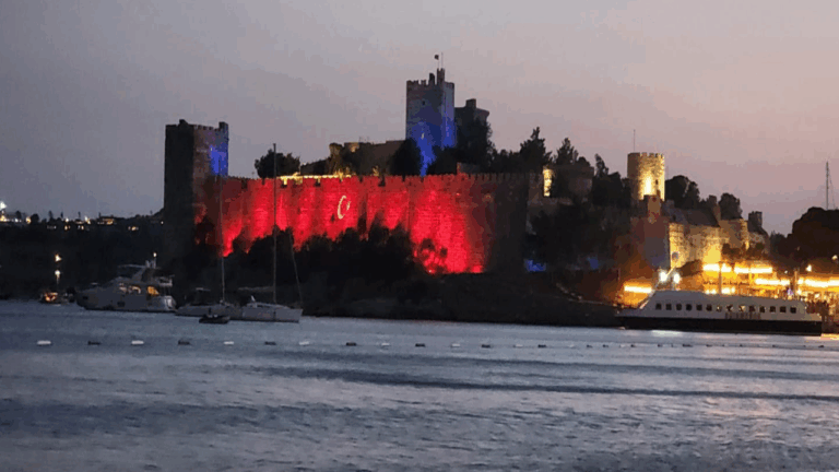 Bodrum Kalesi’nde jandarma için hayran bırakan manzara Bodrum Kalesi’nde jandarma için hayran bırakan manzara