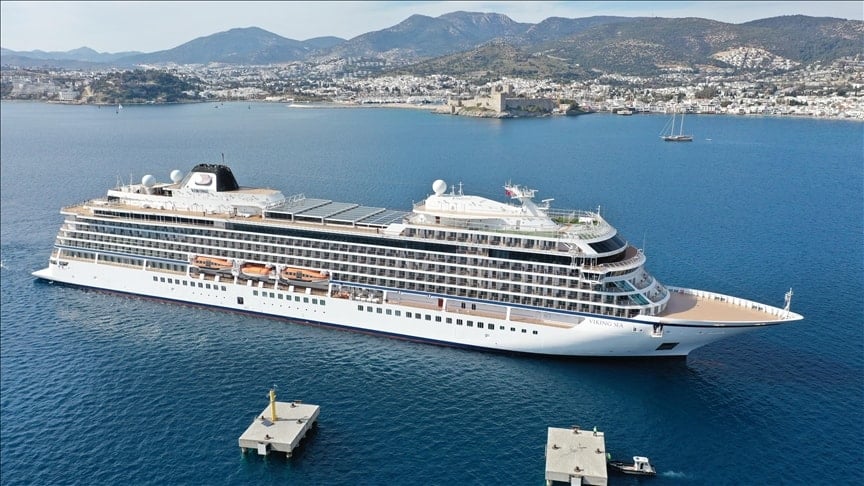 Bodrum’a iki kruvaziyerle 2 bin 935 yolcu geldi Bodrum’a iki kruvaziyerle 2 bin 935 yolcu geldi