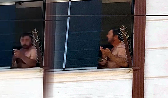 Böyle baba olmaz olsun! 4 aylık oğlunu pencereden atmaya kalktı Böyle baba olmaz olsun! 4 aylık oğlunu pencereden atmaya kalktı