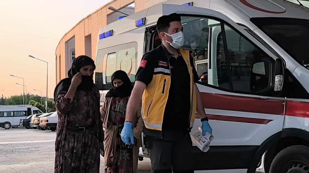Bursa’da pilav ikramı kabusa dönüştü: 40 kişi hastanelik oldu Bursa’da pilav ikramı kabusa dönüştü: 40 kişi hastanelik oldu