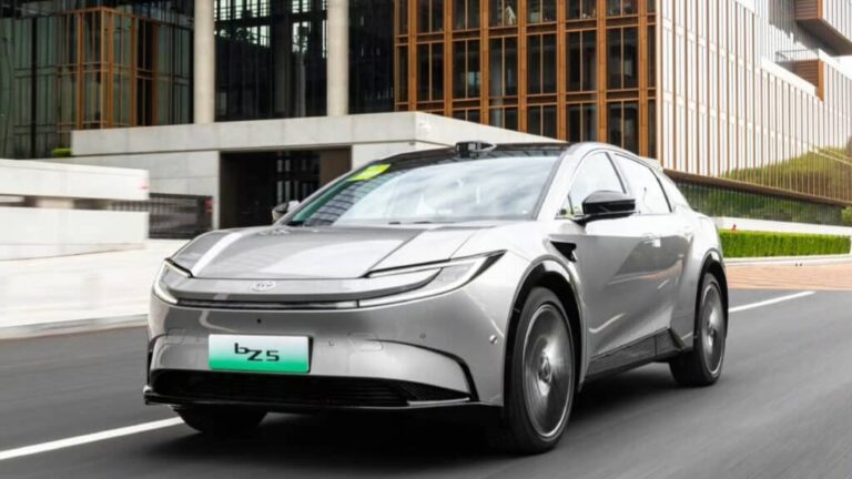 BYD Teknolojisiyle Güçlenen Elektrikli Toyota bZ5 Tanıtıldı BYD Teknolojisiyle Güçlenen Elektrikli Toyota bZ5 Tanıtıldı