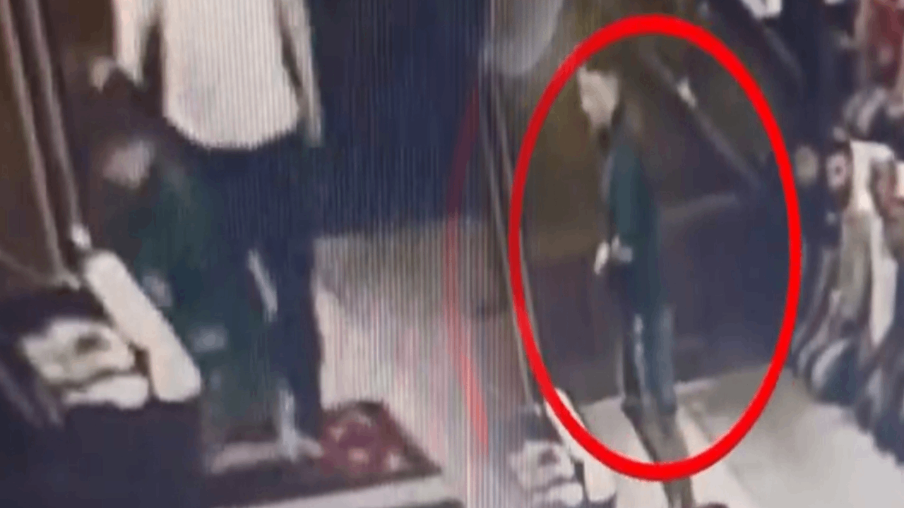 Camideki hareketleriyle dikkat çekmişti: Valilikten açıklama geldi Camideki hareketleriyle dikkat çekmişti: Valilikten açıklama geldi
