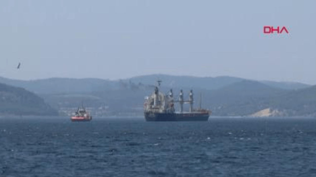 Çanakkale Boğazı’ndaki yük gemisi arızalandı Çanakkale Boğazı’ndaki yük gemisi arızalandı