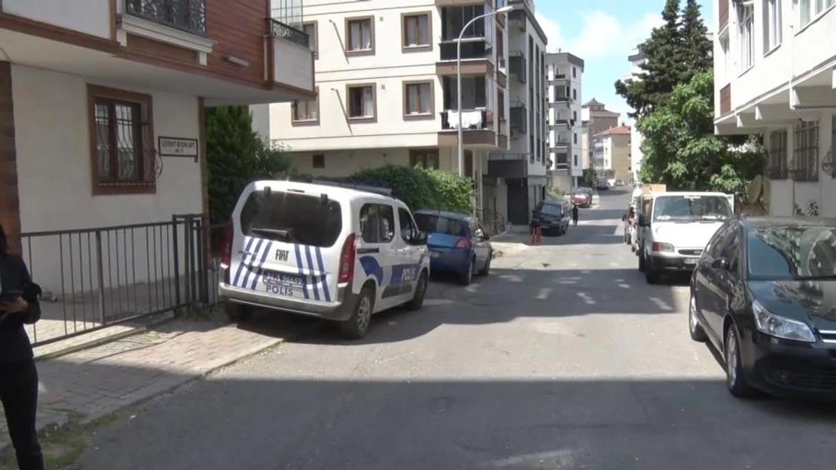 Çekmekköy’de silahlı dehşet! Kızını rahatsız ettiği iddiasıyla eşinin yeğenini vurdu Çekmekköy’de silahlı dehşet! Kızını rahatsız ettiği iddiasıyla eşinin yeğenini vurdu