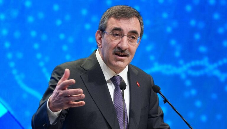 Cevdet Yılmaz’dan CHP kurultay davasına ilişkin açıklama: “İki alternatif var” Cevdet Yılmaz’dan CHP kurultay davasına ilişkin açıklama: “İki alternatif var”