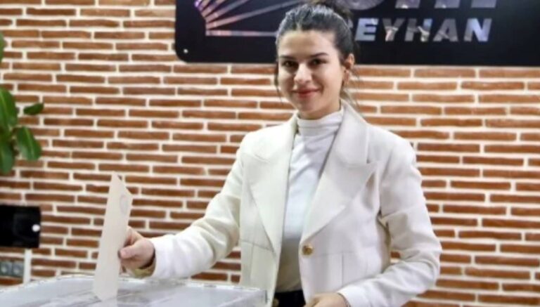 Ceyhan Belediyesi’nde başkan vekilliğini CHP’li aday kazandı Ceyhan Belediyesi’nde başkan vekilliğini CHP’li aday kazandı