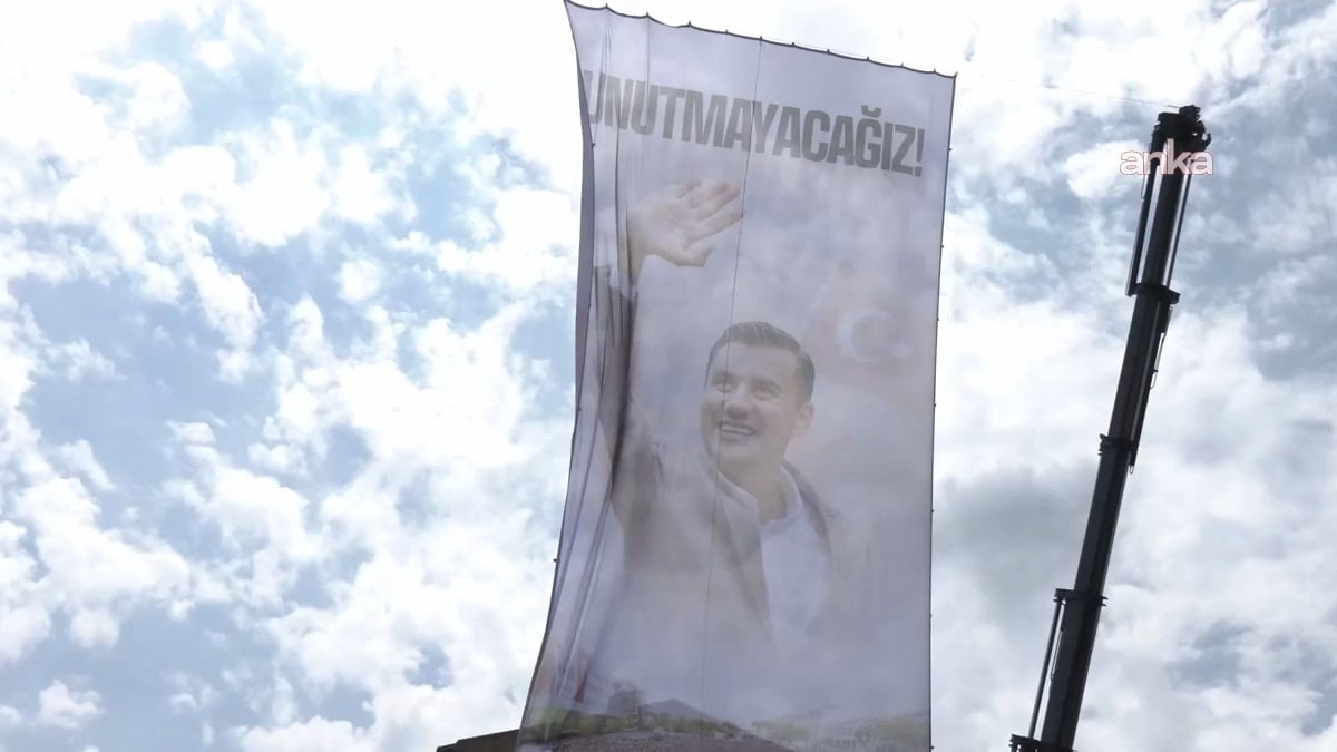 CHP Bayburt mitinginde Ferdi Zeyrek unutulmadı CHP Bayburt mitinginde Ferdi Zeyrek unutulmadı