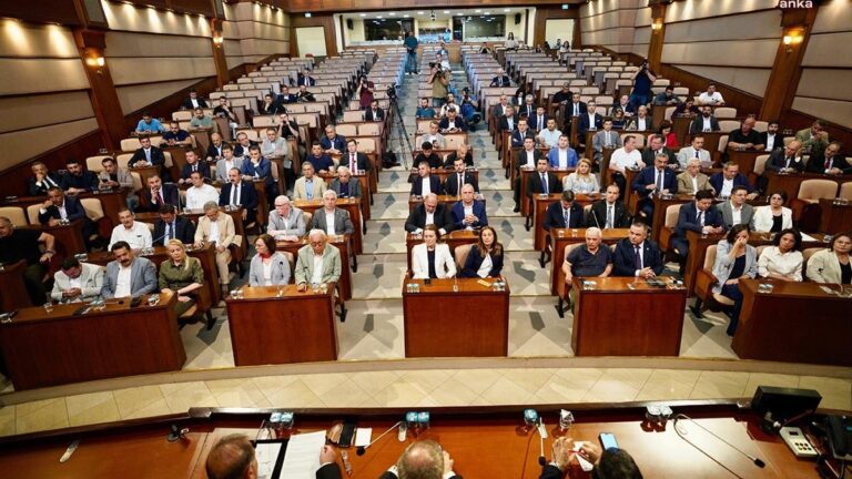 CHP’li Başkanlar Saraçhane’de toplandı CHP’li Başkanlar Saraçhane’de toplandı