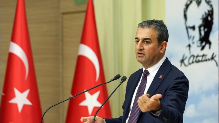 CHP’li Bulut: Millet açlıkla boğuşurken saray saltanat sürüyor CHP’li Bulut: Millet açlıkla boğuşurken saray saltanat sürüyor