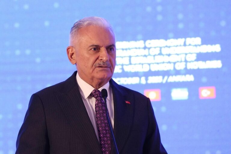 CHP’li Yavuzyılmaz ortaya çıkardı: İBB aracı Binali Yıldırım’ın seçim kampanyasında kullanılmış CHP’li Yavuzyılmaz ortaya çıkardı: İBB aracı Binali Yıldırım’ın seçim kampanyasında kullanılmış