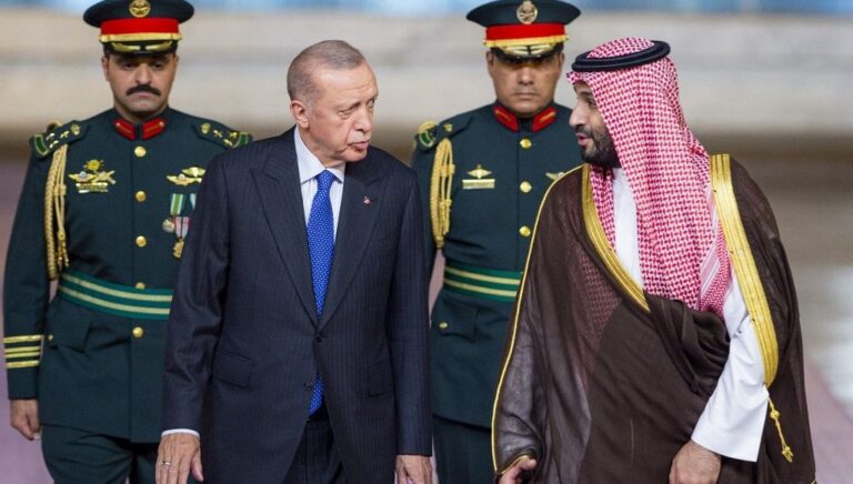 Cumhurbaşkanı Erdoğan, Prens Selman ile görüştü Cumhurbaşkanı Erdoğan, Prens Selman ile görüştü