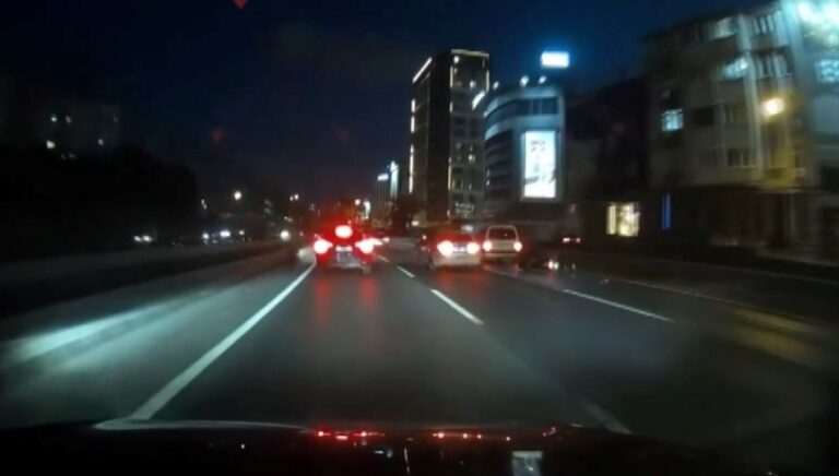 D-100’de motosiklet kazası: Ölümden kıl payı kurtuldular D-100’de motosiklet kazası: Ölümden kıl payı kurtuldular
