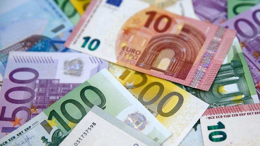 Dev banka euronun 56 lira olacağı zamanı açıkladı Dev banka euronun 56 lira olacağı zamanı açıkladı