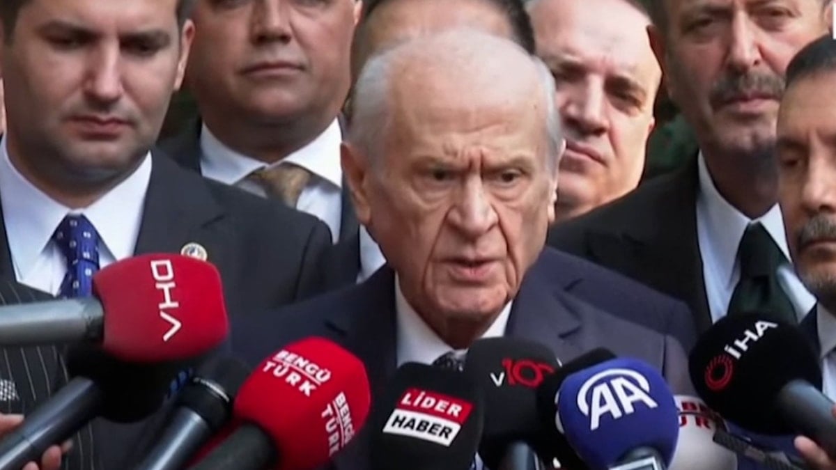 Devlet Bahçeli: İran’a yapılan operasyon Türkiye’ye verilmiş sinsi mesaj Devlet Bahçeli: İran’a yapılan operasyon Türkiye’ye verilmiş sinsi mesaj