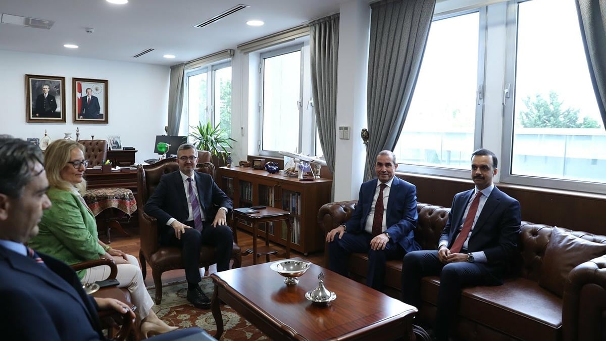 Dışişleri Bakan Yardımcısı Duran, Irak Büyükelçisi ile görüştü Dışişleri Bakan Yardımcısı Duran, Irak Büyükelçisi ile görüştü