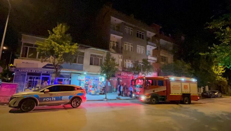 Elazığ’da dört katlı apartmanda yangın Elazığ’da dört katlı apartmanda yangın
