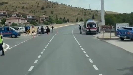 Elazığ’da iki otomobil çarpıştı: Yaralılar var Elazığ’da iki otomobil çarpıştı: Yaralılar var