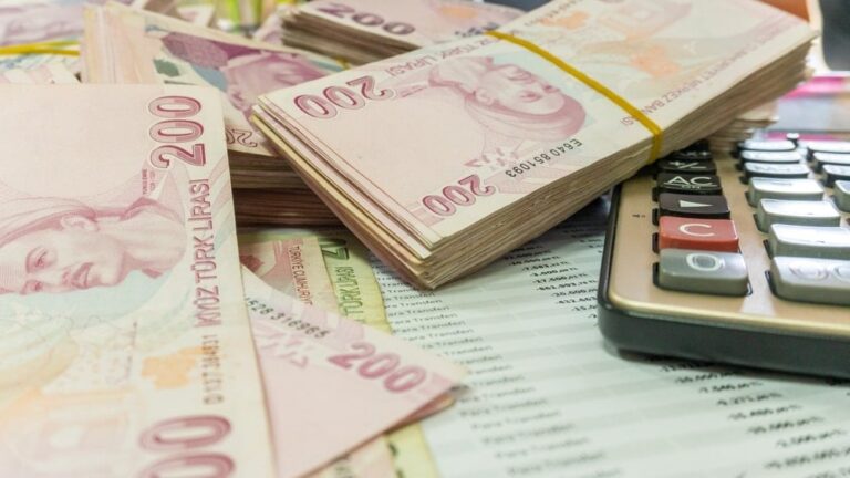 Emekliye ek ödeme: Bankalar arasında rekabet kızıştı Emekliye ek ödeme: Bankalar arasında rekabet kızıştı