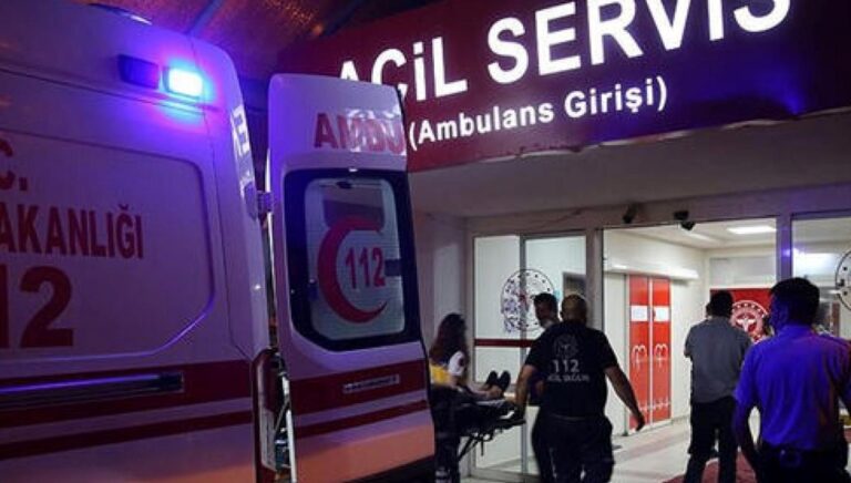 Eskişehir’de bıçaklı kavga: 3 yaralı Eskişehir’de bıçaklı kavga: 3 yaralı